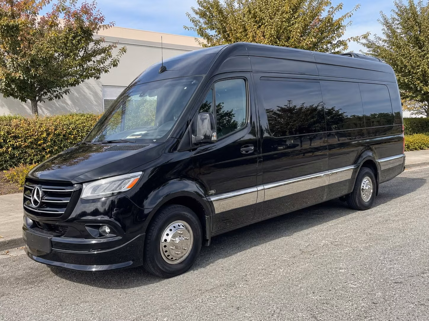 pomona airport transfer shuttle bus services