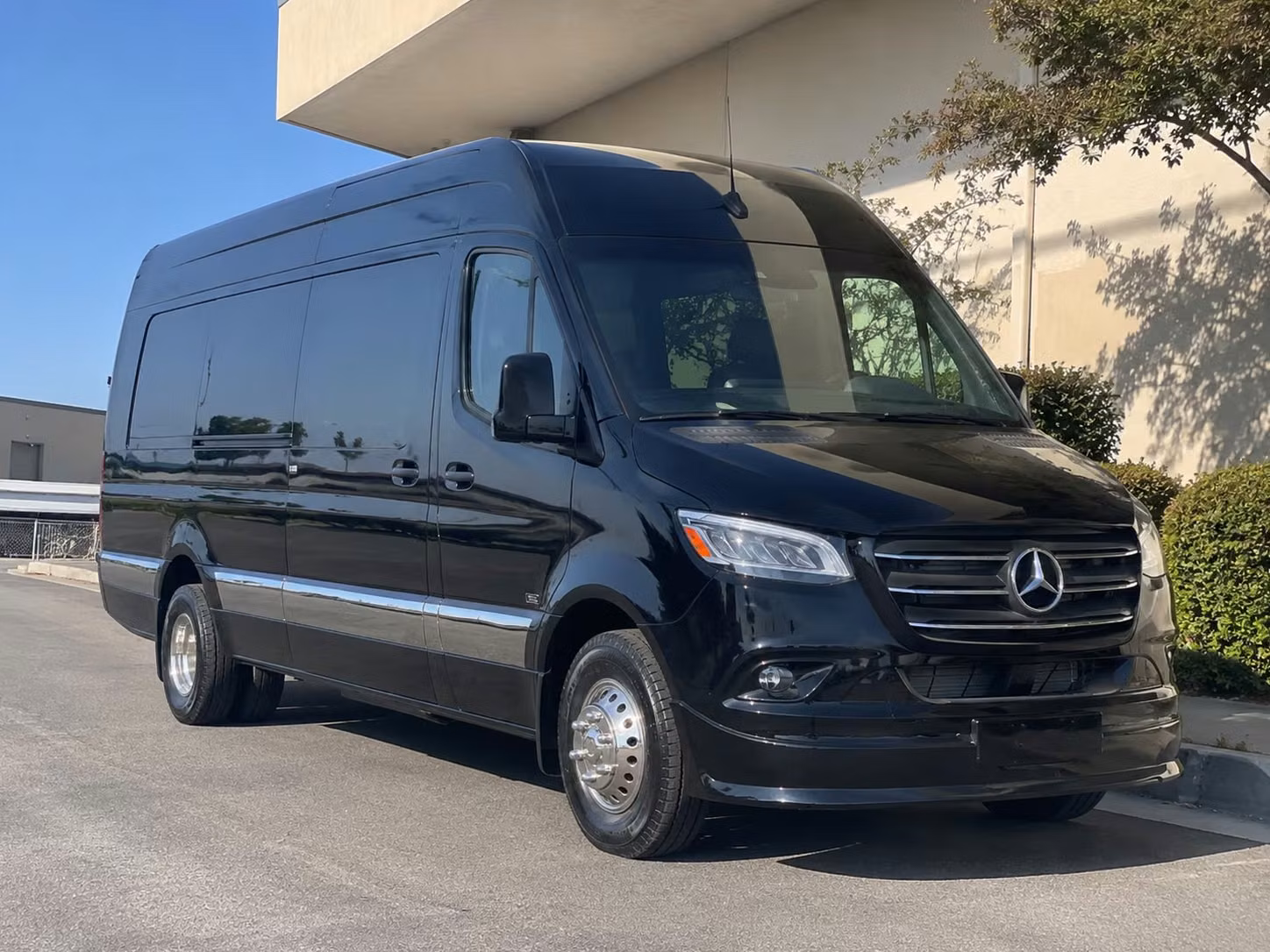 pomona employee transportation services